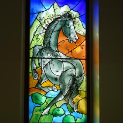 Vitrail Hans Erni, chapelle protestante de Martigny 2017 - © Michel Jourdan